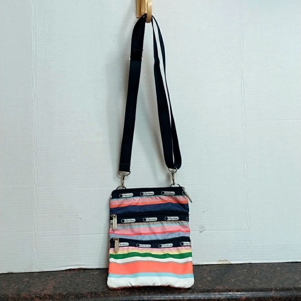 LeSportSac Crossbody/Fanny Pack...Euc 